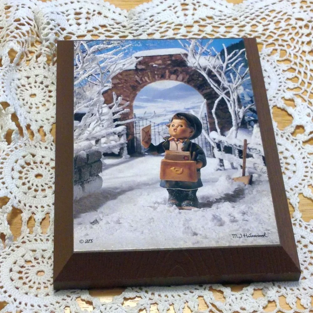 Vintage M. J. Hummel wall plaque, by ars and Renner Davis